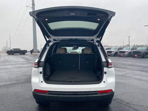 New 2025 Jeep Grand Cherokee Limited image 45