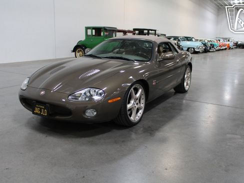 Used 2001 Jaguar XK8 Convertible image 35