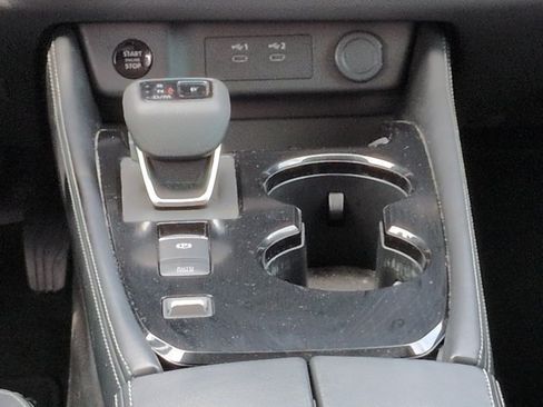 Used 2024 Nissan Rogue Platinum w/ Platinum Premium Package FWD image 21