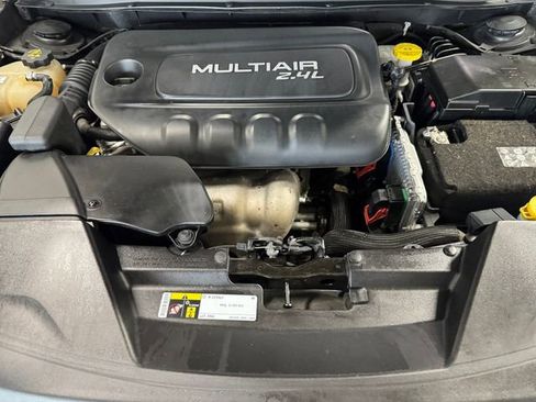 Used 2017 Jeep Cherokee Sport image 6