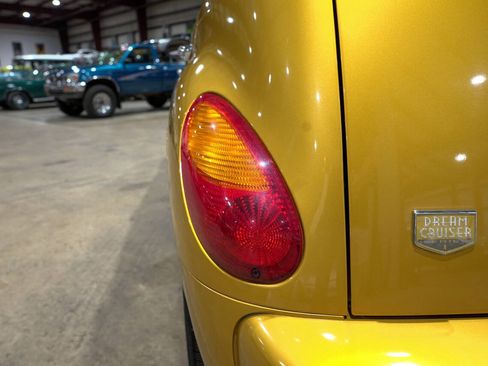 Used 2002 Chrysler PT Cruiser Limited FWD image 35
