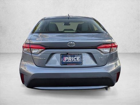 Used 2022 Toyota Corolla LE image 7