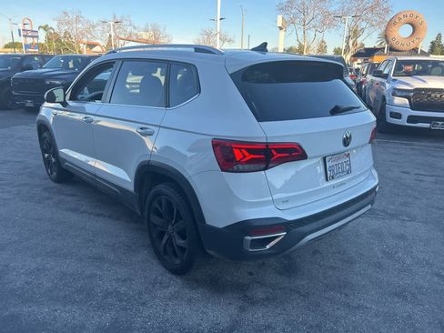 Used 2024 Volkswagen Taos SE image 5