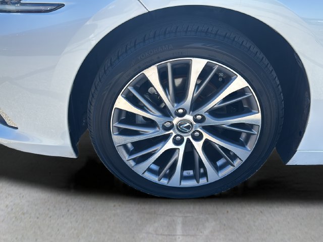 Used 2019 Lexus ES 350 w/ Premium Package FWD image 27