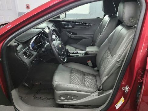 Used 2015 Chevrolet Impala LT w/ Convenience Package FWD image 33