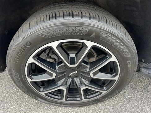 Used 2022 Chevrolet Tahoe RST image 17