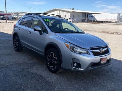 Used 2016 Subaru Crosstrek 2.0i Limited w/ Popular Package #2 image 2