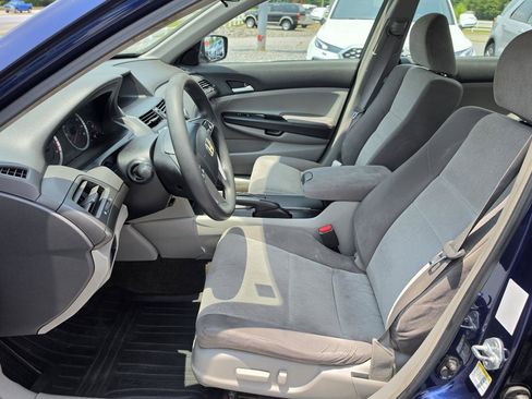 Used 2009 Honda Accord LX-P image 3