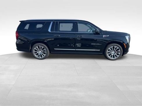 Used 2026 GMC Yukon XL Denali w/ Denali Reserve Package AWD/4WD image 4