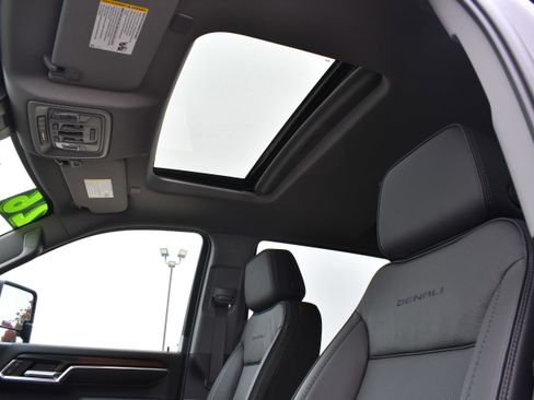 New 2026 GMC Sierra 2500 Denali w/ Denali Reserve Package image 18