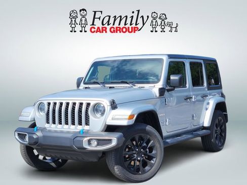 Used 2023 Jeep Wrangler Unlimited Sahara w/ Cold Weather Group AWD/4WD image 1