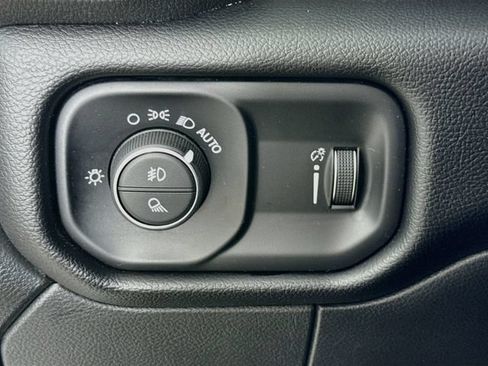Used 2025 RAM 2500 Big Horn AWD/4WD image 10