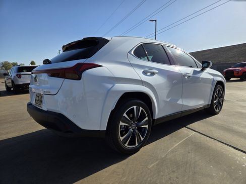 New 2026 Lexus UX 300h FWD image 3