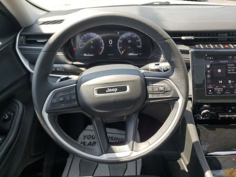 Used 2023 Jeep Grand Cherokee L Laredo w/ Luxury Tech Group I AWD/4WD image 19