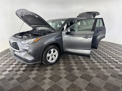 Used 2020 Toyota Highlander LE AWD/4WD image 10
