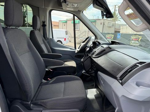 Used 2018 Ford Transit 350 XL image 22
