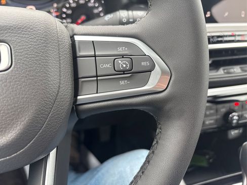 New 2026 Jeep Compass Latitude image 23