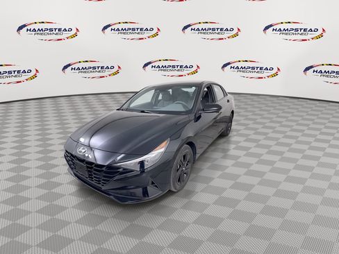 Used 2023 Hyundai Elantra SEL w/ Cargo Package FWD image 4