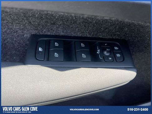 Used 2023 Volvo XC40 B5 Plus w/ Climate Package AWD/4WD image 17