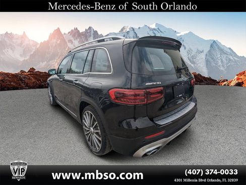 Used 2024 Mercedes-Benz GLB 35 AMG 4MATIC image 4