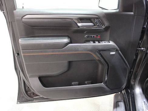 Used 2024 GMC Sierra 1500 AT4 w/ Technology Package AWD/4WD image 17