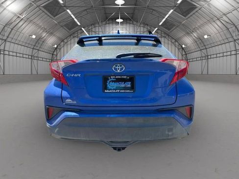 Used 2020 Toyota C-HR XLE FWD image 4