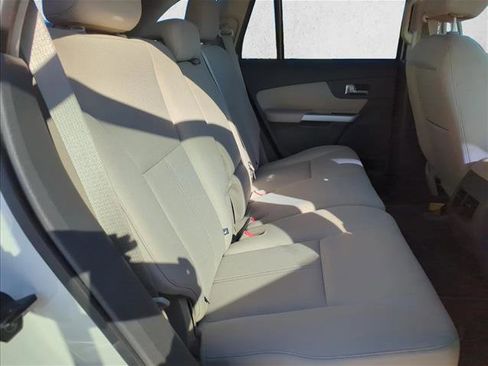 Used 2013 Ford Edge SE image 24