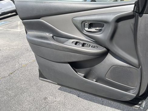 Used 2021 Nissan Murano SV FWD image 16