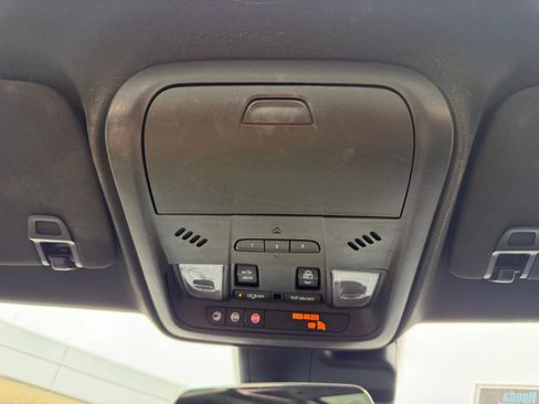 Used 2020 Cadillac XT4 Premium Luxury AWD/4WD image 18