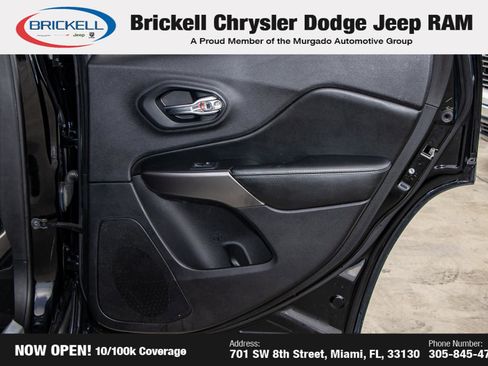 Used 2019 Jeep Cherokee Limited image 12