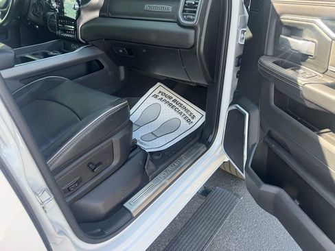 Used 2020 RAM 2500 Laramie w/ Night Edition AWD/4WD image 15