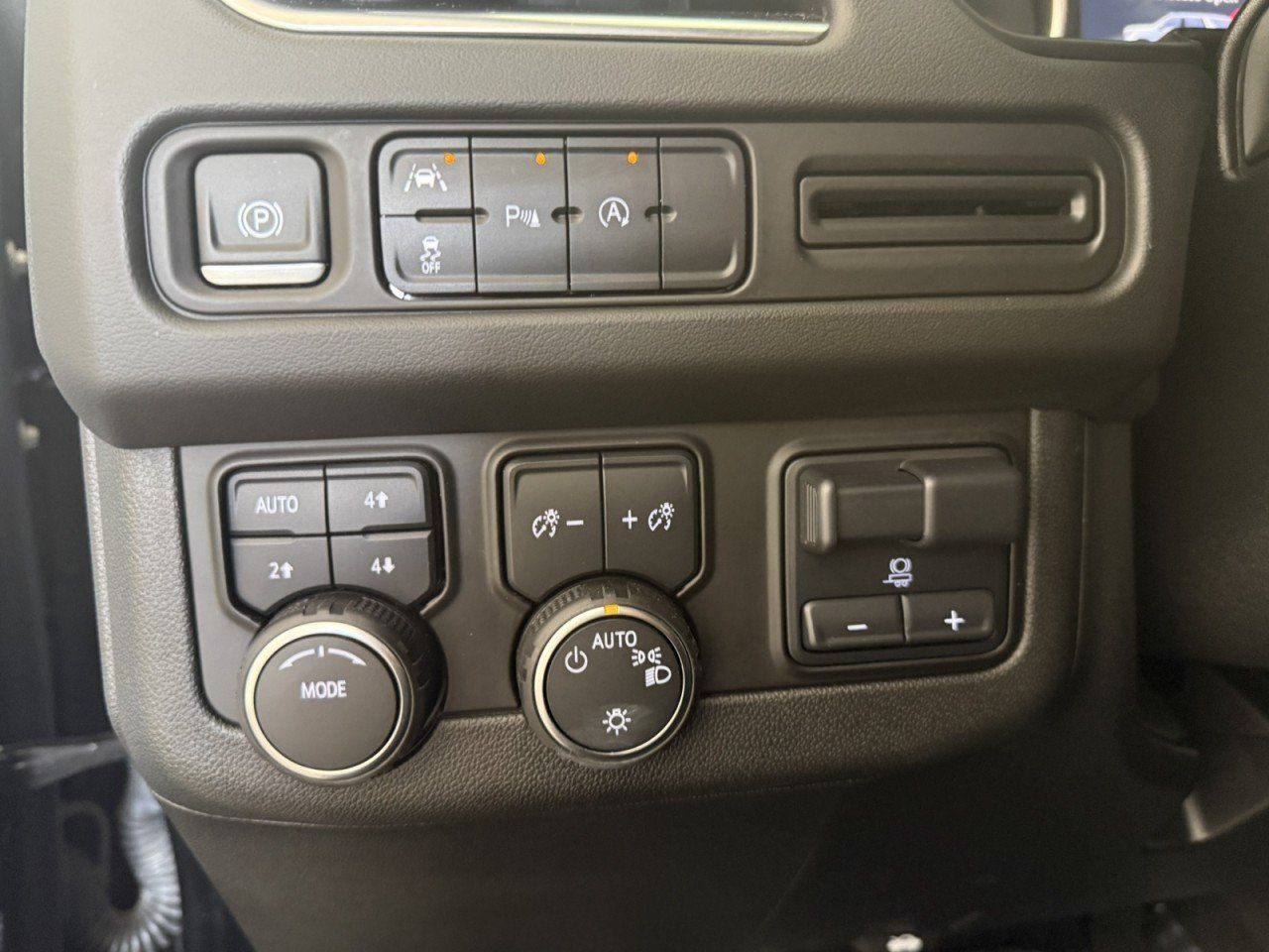 Used 2024 Chevrolet Suburban LS w/ Driver Alert Package AWD/4WD image 22