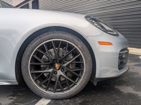 Certified 2023 Porsche Panamera image 12