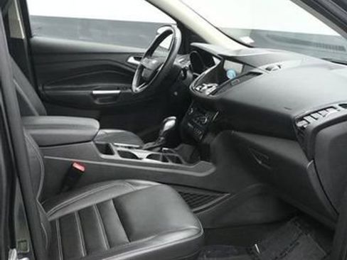 Used 2019 Ford Escape Titanium w/ U9j03 - Titanium Tow Package AWD/4WD image 10