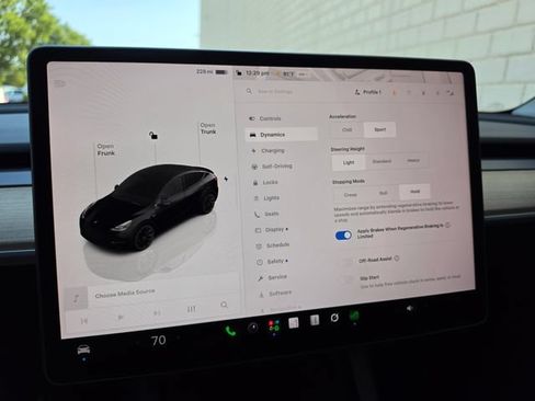 Used 2023 Tesla Model Y Long Range AWD/4WD image 37