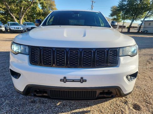 Used 2018 Jeep Grand Cherokee Laredo image 5