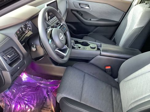 Used 2023 Nissan Rogue SV image 24