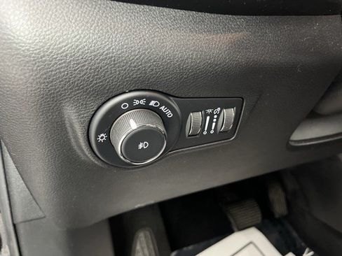 Used 2022 Jeep Compass Latitude FWD image 26