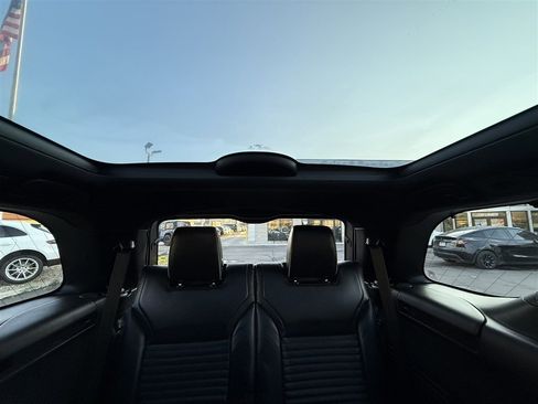 Used 2018 Land Rover Discovery HSE image 27