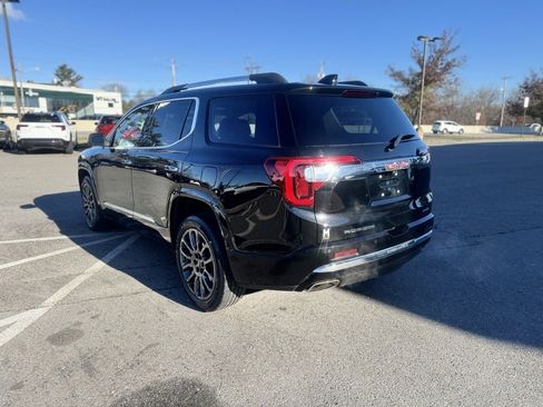 Used 2023 GMC Acadia Denali w/ Black Diamond Edition image 4