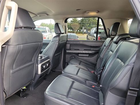 Used 2024 Ford Expedition Max XLT image 10