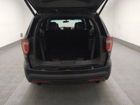 Used 2017 Ford Explorer XLT w/ Equipment Group 202A image 29