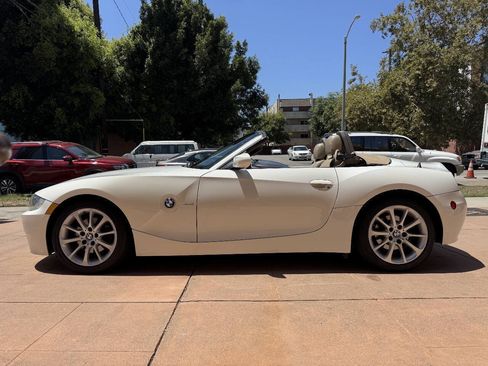 Used 2006 BMW Z4 3.0i RWD image 4