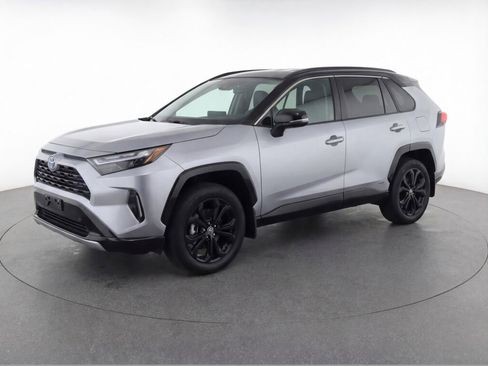 Used 2022 Toyota RAV4 XSE image 3