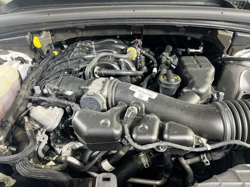 Used 2023 Jeep Grand Cherokee Limited AWD/4WD image 29