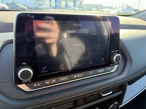 Used 2023 Nissan Rogue SV image 22