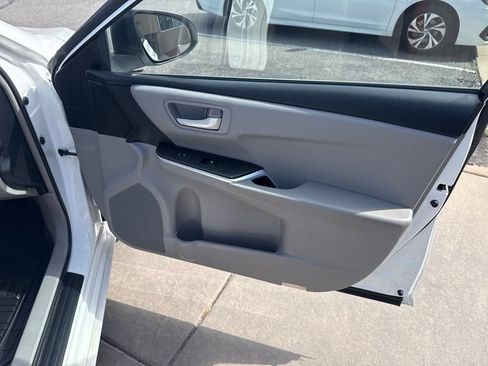 Used 2017 Toyota Camry LE FWD image 14