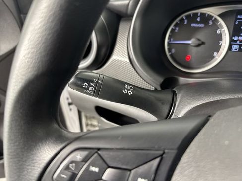 Used 2019 Nissan Kicks S FWD image 15