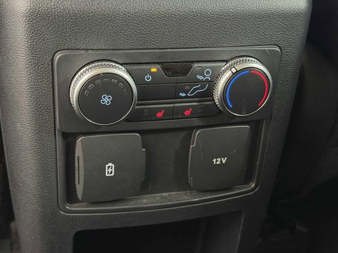 Used 2020 Ford Explorer XLT w/ Equipment Group 202A AWD/4WD image 22
