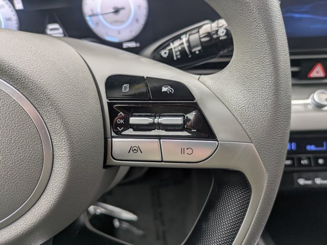 Used 2024 Hyundai Elantra SEL FWD image 21